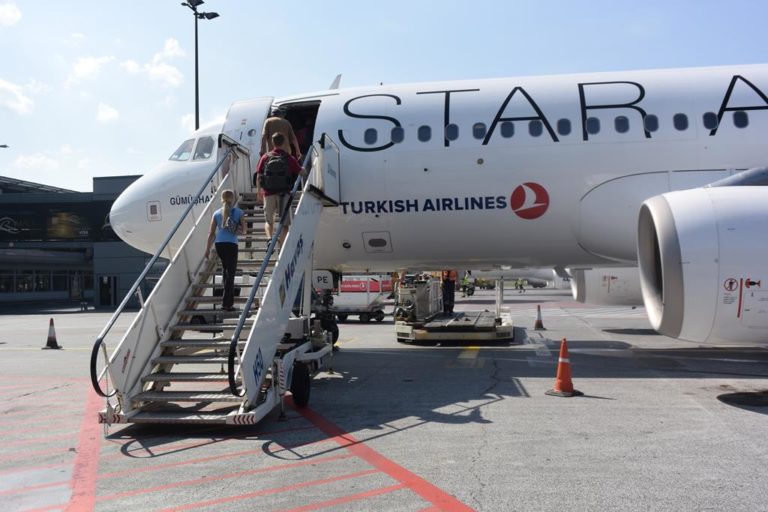 Turkish Airlines: Star Alliance Livery to Istanbul