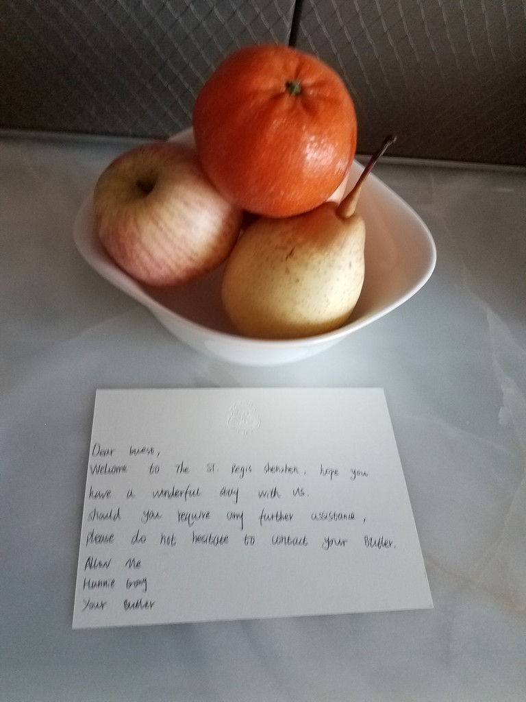 Welcome fruit from my butler 