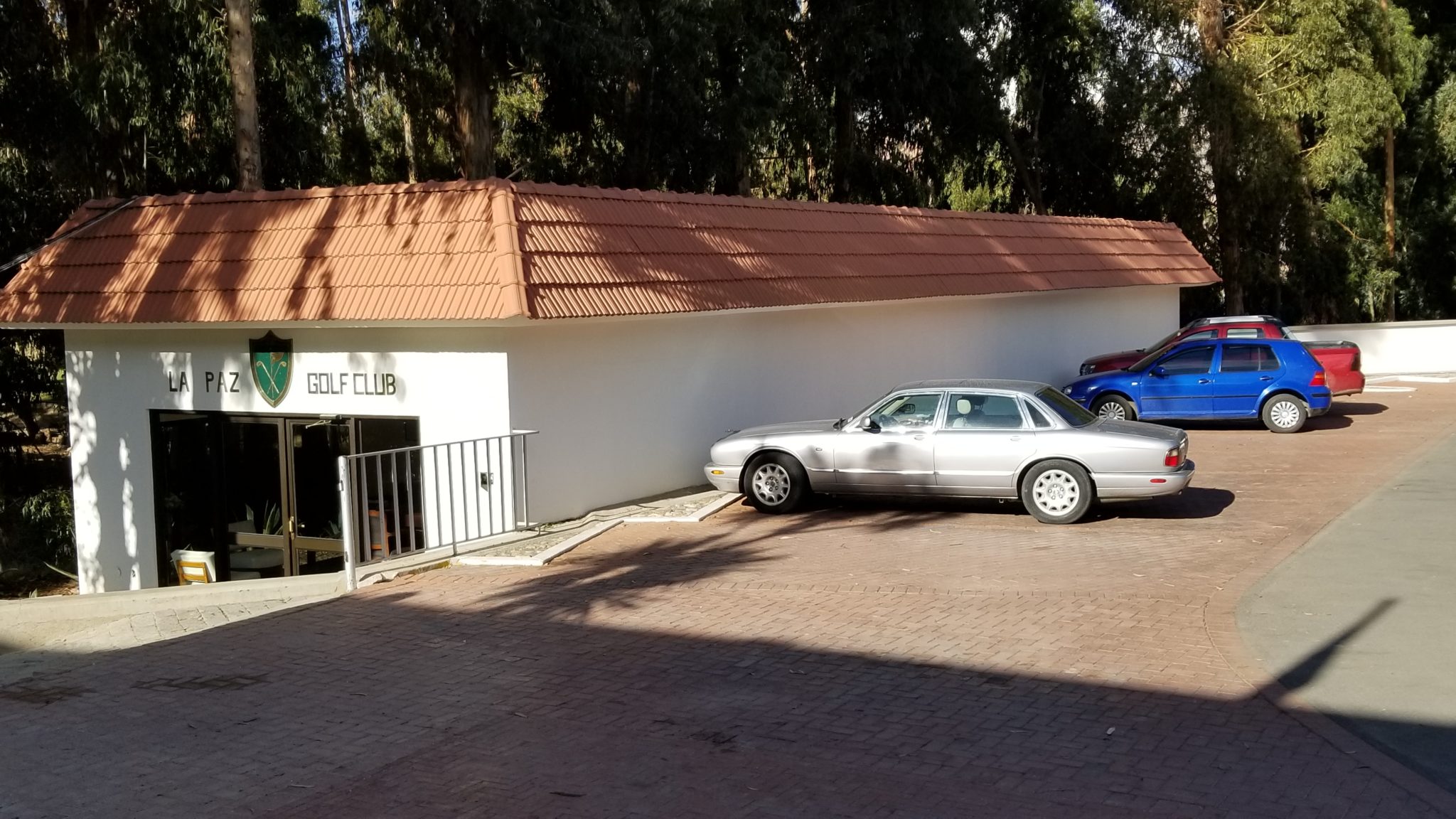 a car parked in front of a building