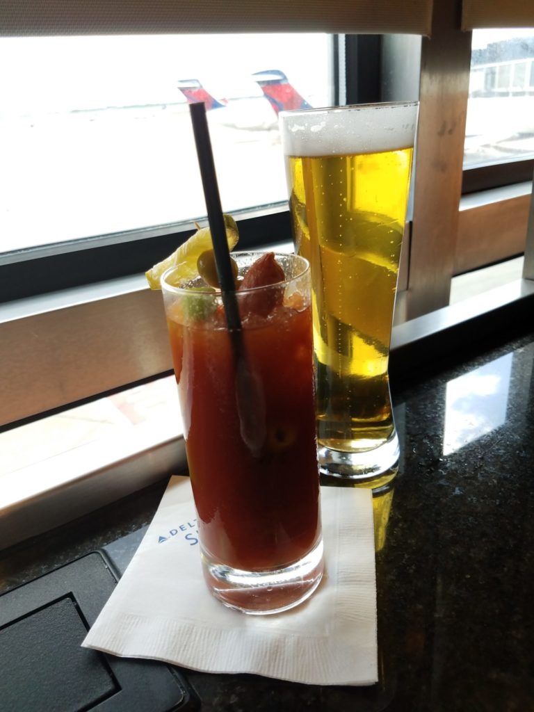 Delta Sky Club Chicago: Hot Dog! A Great Bloody Mary