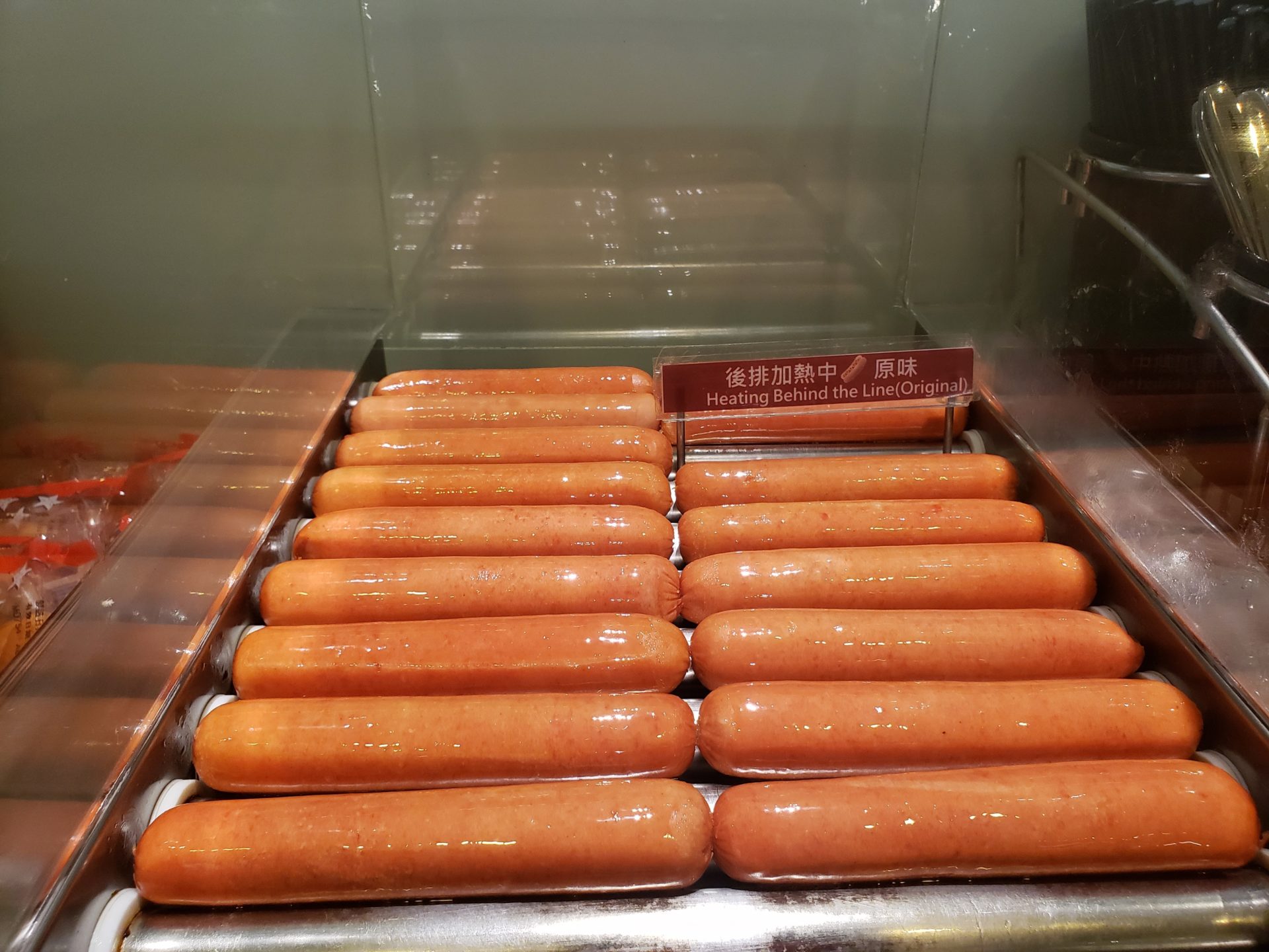 hot dogs on a tray
